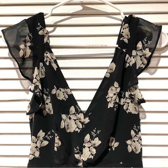 kimchi Blue UO Women’s Floral Romper - Picture 7 of 13